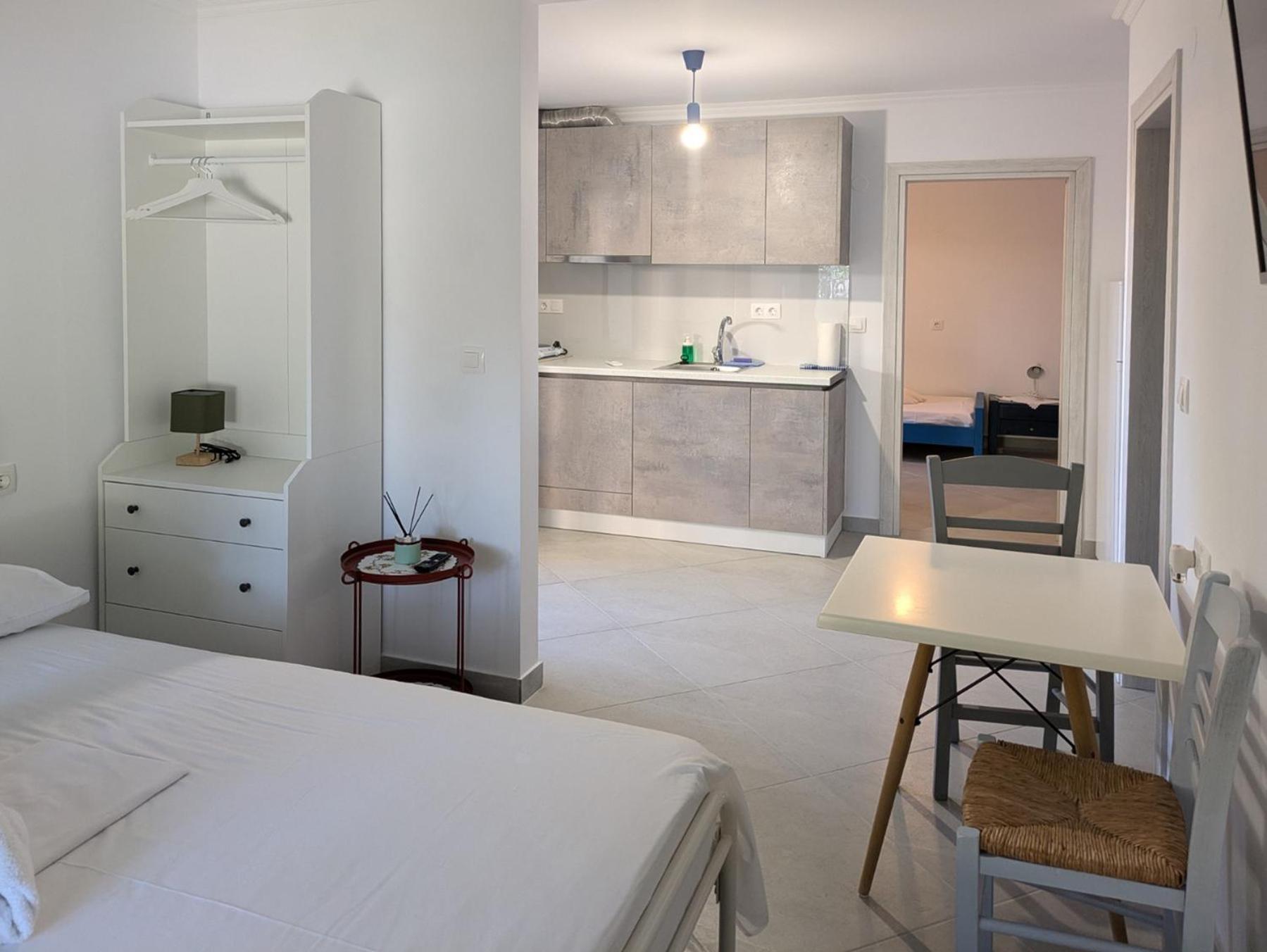 Melina Apartments Nikiti  Extérieur photo